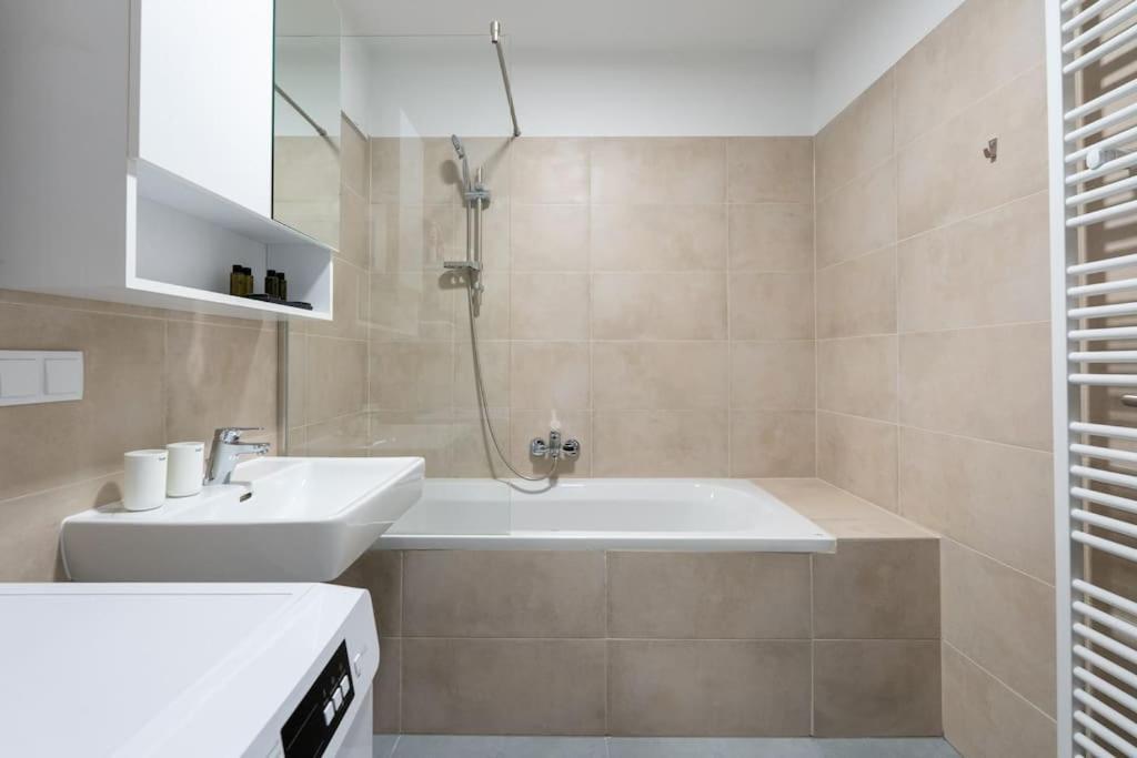 Trendy 1Br, Direct City Access By Hm Vienna Esterno foto